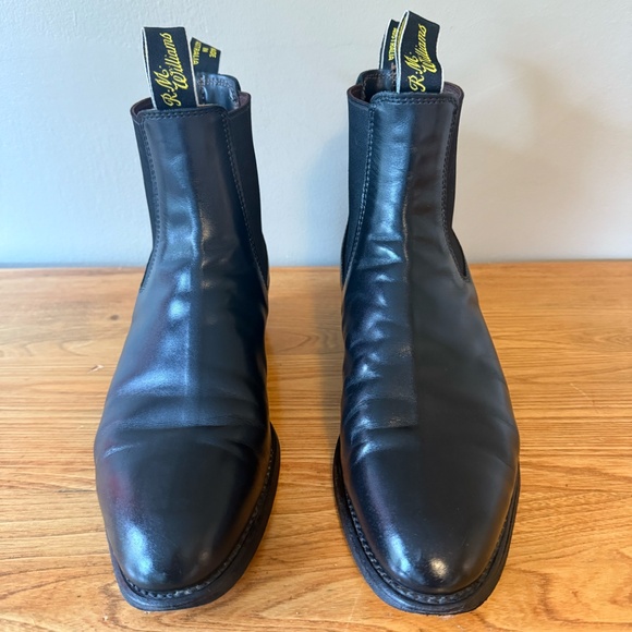 R. W. Williams Other - Vintage R.M. Williams Chelsea Boot "Macquarie" Style, block heel - Barely Used.!